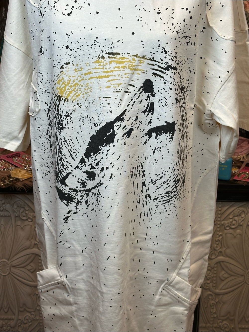 BLUE VELVET White Graphic Splatter T-Shirt Dress with ABSTRACT WOLF Print - Picture 10 of 12